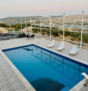 Πισίνα στο ή κοντά στο Al-Castle Villa +22 φωτογραφίες
