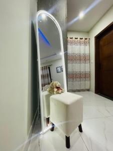 Bilik mandi di Luxury Apartment in Bahria Town Rawalpindi +6 gambar