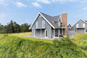 Tòa nhà nơi nhà nghỉ dưỡng tọa lạc