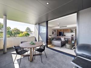 Χώρος καθιστικού στο Margaret's Luxe Apartment