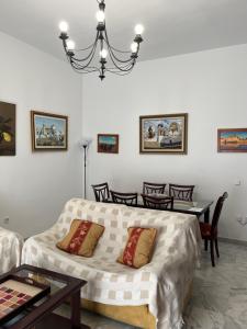 Ένα ή περισσότερα κρεβάτια σε δωμάτιο στο Pino Grande 16 +29 φωτογραφίες