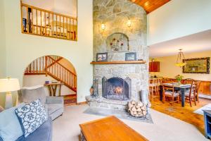 Φωτογραφία από το άλμπουμ του Game Room, Hot Tub! Year-Round Dover Retreat σε West Dover