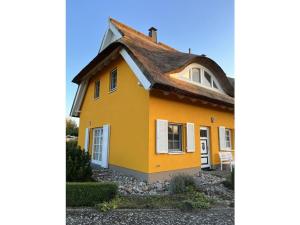 Fotografie z fotogalerie ubytování Holiday home in Prerow with swimming pool v destinaci Prerow