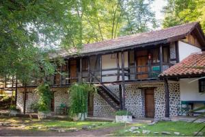 Το κτήριο όπου στεγάζεται  the country house