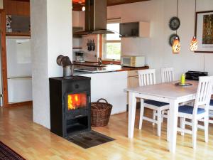 Η κουζίνα ή μικρή κουζίνα στο 6 person holiday home in Løkken +34 φωτογραφίες