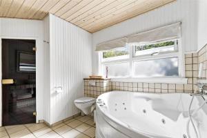 Koupelna v ubytování 15506-Farevejle-Svellebakken-58 + 21 fotografií