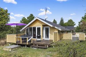 Το κτήριο όπου στεγάζεται  η παραθεριστική κατοικία +12 φωτογραφίες