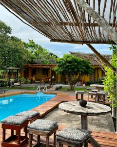 Hồ bơi trong/gần Hotel Urumajó