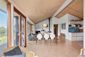 Nhà bếp/bếp nhỏ tại 15502-Farevejle-Lyngbakken-12