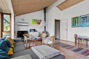 Khu vực ghế ngồi tại 15502-Farevejle-Lyngbakken-12 +14 ảnh