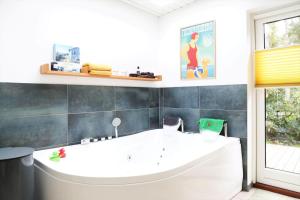 Φωτογραφία από το άλμπουμ του 10013-1-Nykobing-Sj-Chr-Petersensvej-35 σε Rørvig +28 φωτογραφίες