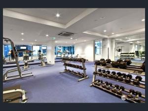 Pusat kecergasan dan/atau kemudahan kecergasan di Melbourne CBD Central large 3BR2BTH with Gym Pool Heater