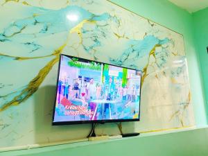 TimuranにあるBronk House 2 Tamsisの壁に地図付き薄型テレビが備わります。 +39枚の写真