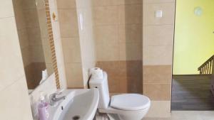 Kúpeľňa v ubytovaní Apartamenty i Pokoje przy Parku