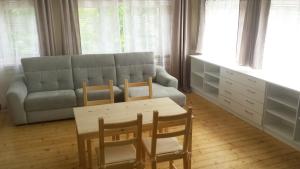 Posedenie v ubytovaní Apartamenty i Pokoje przy Parku