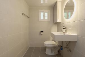 Ένα μπάνιο στο Hyehwamun Myeongdong Stay, 3 min to Naksan Park, 8 min to DDP, 10 min to Gyeongbokgung, Daehak-ro, place for 6p +38 φωτογραφίες