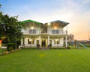 Taman di luar Corbett Treat Resort By Atya Hotels