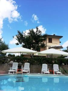 Bazén v ubytování B&B La Casa Di Zefiro nebo v jeho okolí