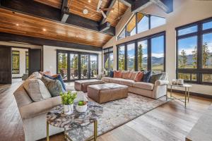 Istumisnurk majutusasutuses The Crowne Summit home