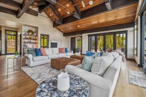 Istumisnurk majutusasutuses The Crowne Summit home