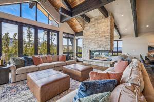 Istumisnurk majutusasutuses The Crowne Summit home +85 fotot