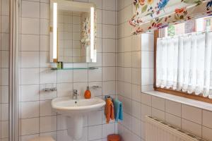 Koupelna v ubytování Haus Schönblick - wunderbare Zentrumslage + 23 fotografií