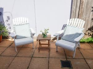 Khu vực ghế ngồi tại Victoria Cottage 4 East Green