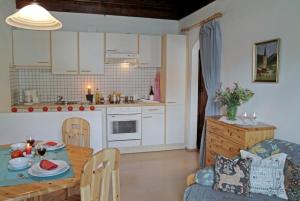 Kuchyň nebo kuchyňský kout v ubytování Haus Friedrichsburg - Bergbahnen von Mai bis November inklusive