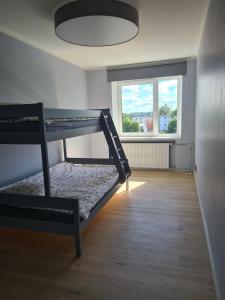 Voodi või voodid majutusasutuse Spacious and quiet 2BR apartment toas