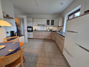 Η κουζίνα ή μικρή κουζίνα στο Haus Gartenglück