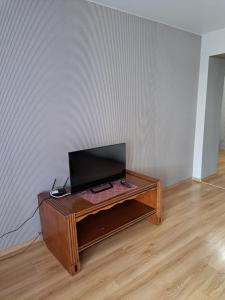 TV a/nebo společenská místnost v ubytování Апартаменти центр міста біля жд вокзалу Перемоги