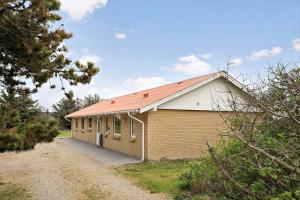 Το κτήριο όπου στεγάζεται  η παραθεριστική κατοικία