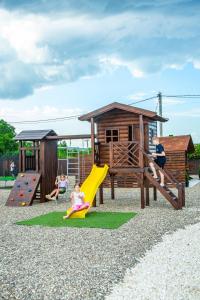 Zona de joacă pentru copii de la Эко Парк