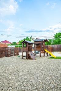 Zona de joacă pentru copii de la Эко Парк +44 fotografii