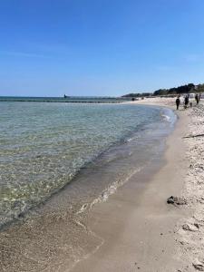 Imagen de la galería de Weisses Traumschloss An Der Ostsee, en Hohendorf 8 fotos más