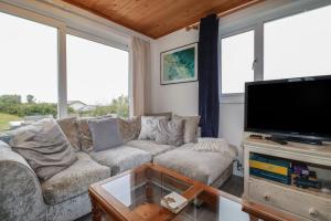 Μια τηλεόραση ή/και κέντρο ψυχαγωγίας στο Surf View