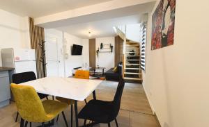 Μια τηλεόραση ή/και κέντρο ψυχαγωγίας στο Guangzhoù - Suite moderne - 4P