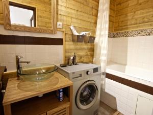 חדר רחצה ב-Studio Montagne au cœur de Chamrousse, 3* proche des pistes - FR-1-340-160