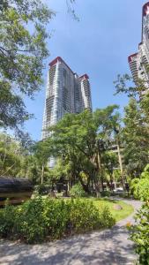 Κήπος έξω από το Luxury Apartment 2BR2WC, Landmark1, SwanLake-Ecopark