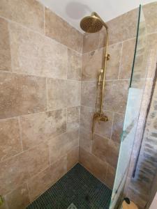 Ένα μπάνιο στο La Maison du Garde +7 φωτογραφίες