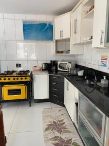 Η κουζίνα ή μικρή κουζίνα στο Pousada da Marli