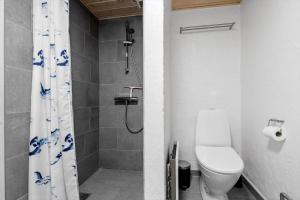 Ένα μπάνιο στο 84235-Ebeltoft-Oreflak-63-A