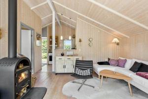 Kuchyň nebo kuchyňský kout v ubytování 1089-N-Hundested-Natskyggevej-28 + 14 fotografií