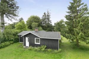 Το κτήριο όπου στεγάζεται  η παραθεριστική κατοικία +5 φωτογραφίες