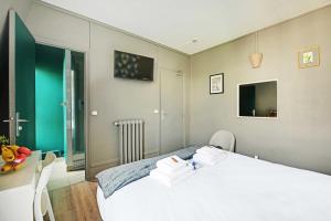 Gallery image of Relaxing Cosy - 2P - Canal Saint Martin in Paris