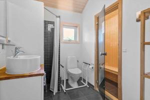 Ένα μπάνιο στο BL497-Saltum-Tolhoj-4 +24 φωτογραφίες