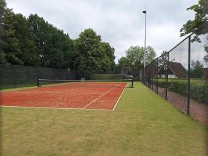 Tennis- og/eller squashfaciliteter på Ons stekkie 138 eller i nærheden