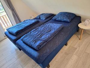 En eller flere senge i et værelse på Ons stekkie 138 + 13 billeder