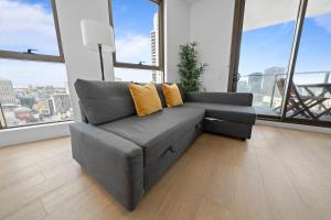 Posezení v ubytování Central 2 Bedroom Condo Haymarket