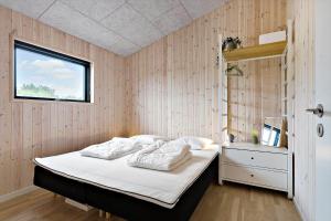 Ένα ή περισσότερα κρεβάτια σε δωμάτιο στο BL1557-Saltum-Tolhoj-52